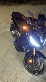 X-adv 750