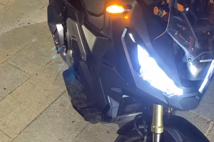 X-adv 750