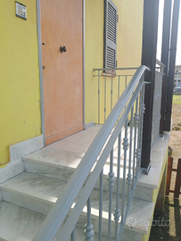 Licola -uffici di varie quadrature