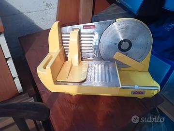 Affettatrice da sistemare