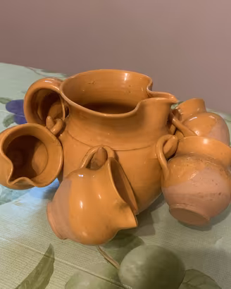 Caraffa e bicchieri in terracotta artigianali