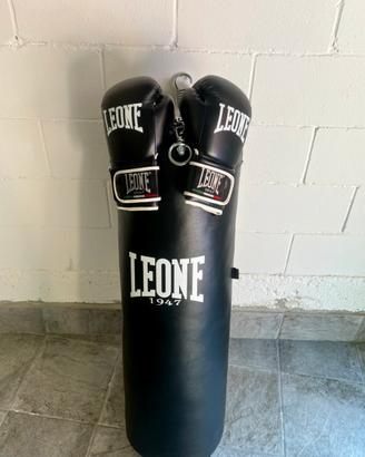 Sacco Boxe Leone 30 kg + Guantoni Leone 12 OZ