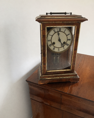 pendola da tavolo con cassa in legno