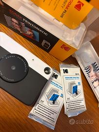 Kodak printomatic con 20 foto adesive