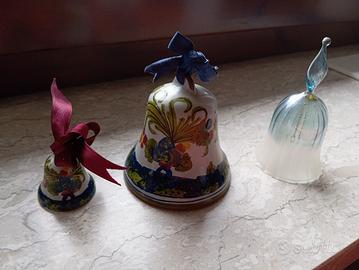 Campane in ceramica e boccette vetro 