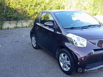 Toyota IQ automatica del 2010 davvero sorprendente