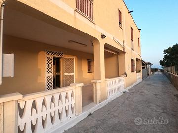 Villa a schiera a pochi metri dal mare