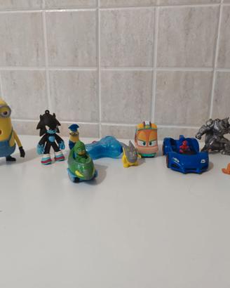 Lotto 10 giochini vari personaggi (Minion, pjmask)