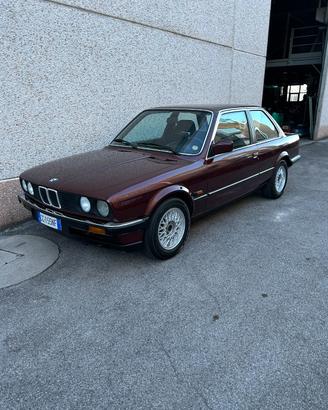 BMW e30 316 coupe
