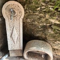 Fontana con rubinetto