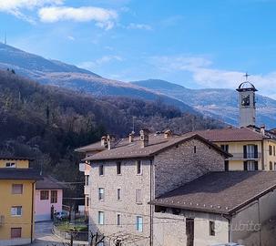 Palazzina di 4 piani in centro paese ben esposta