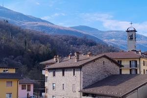 Palazzina di 4 piani in centro paese ben esposta