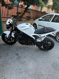 Triumph Speed Triple 1050 assicurazione epoca