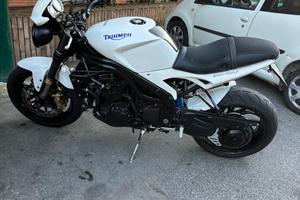 Triumph Speed Triple 1050 assicurazione epoca