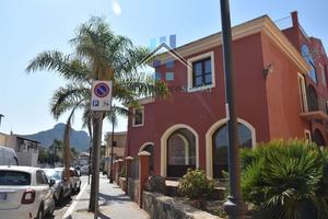 Locale commerciale - Golfo Aranci