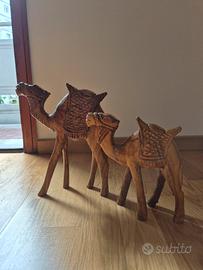 cammelli in legno