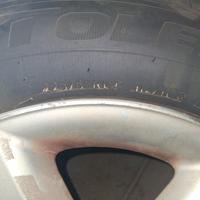 1 cerchio in lega con pneumatico toyota rav4