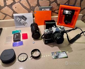 Fotocamera Canon AV-1 più Accessori