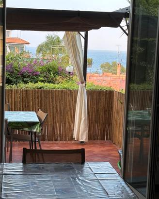 Aci Trezza Appartmento Terrazza e giardino