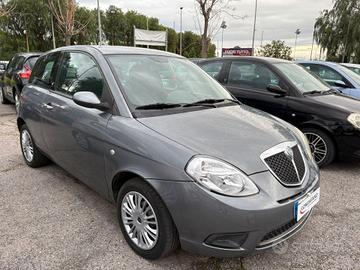 Lancia Ypsilon 1.3 MJT 75 CV Argento
