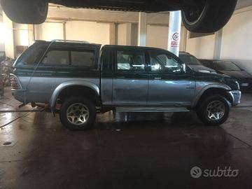 MITSUBISHI L200