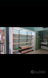 Arredamento per locale commerciale