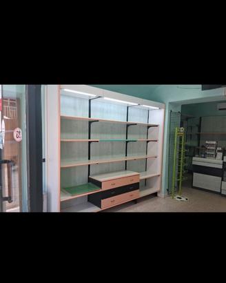 Arredamento per locale commerciale