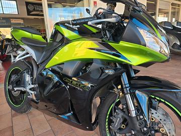 Honda CBR 600 RR IN PROMO 5.900 €