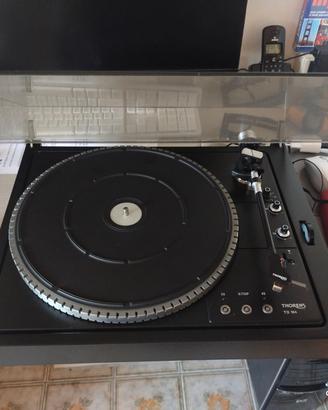 Thorens TD 104 giradischi