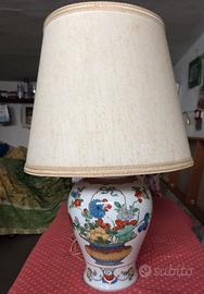 Lampade in fine porcellana con cappello