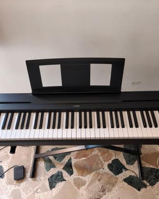 Pianoforte digitale Yamaha P-45 + supporto