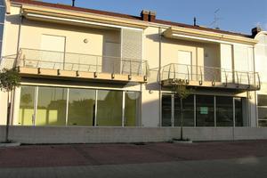 NEGOZIO A SAN MAURO PASCOLI