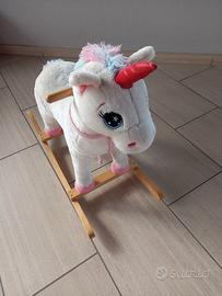 cavallo unicorno a dondolo 