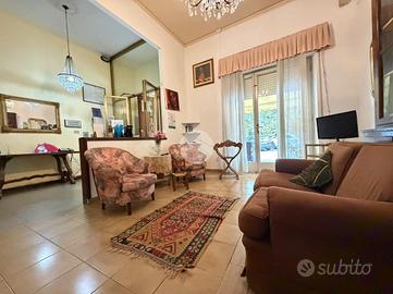 ALBERGO A VIAREGGIO