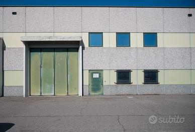 Capannone in Posizione Strategica- SANTHIA'