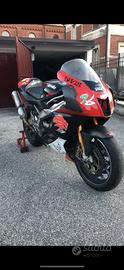 Aprilia rsv 1000 factory 