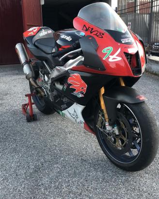 Aprilia rsv 1000 factory 