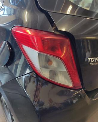Fanale posteriore sinistro TOYOTA YARIS del 2013