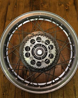 Ruota  Borrani Record 18" 36 fori con mozzo 