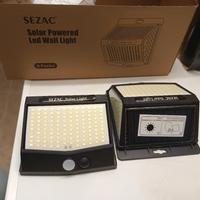 Faretti a LED con Pannello solare integrato