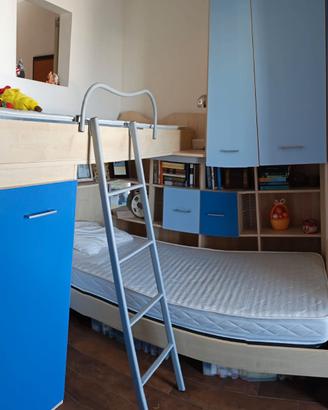 Cameretta bambini angolare con doppio letto