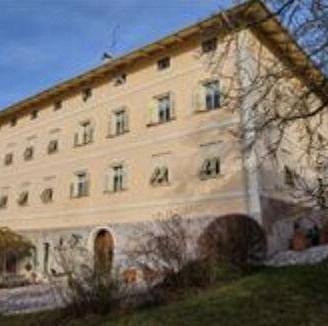 Immobile in asta di 2023 m² con più di 5 locali e 