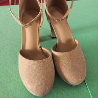 Scarpa elegante donna nr. 39. Nuova colore crema