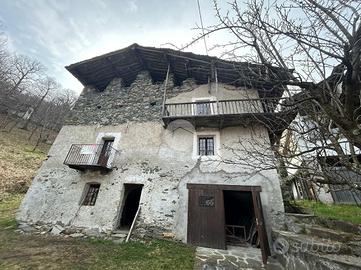 CASA INDIPENDENTE A LOCANA