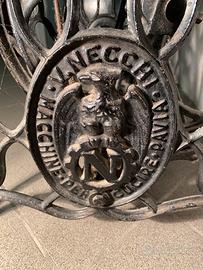 Macchina da cucire d’epoca Necchi