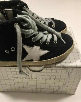 Golden Goose nere, alte n. 24