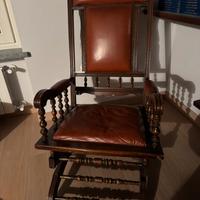 Poltrona a dondolo in legno di epoca vittoriana