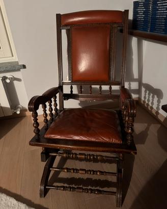 Poltrona a dondolo in legno di epoca vittoriana