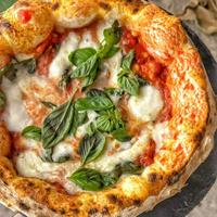 Pizzaiolo pizza napoletana