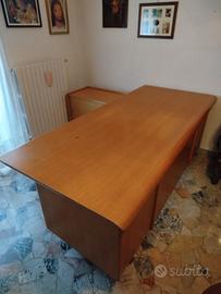 Scrivania vintage in faggio